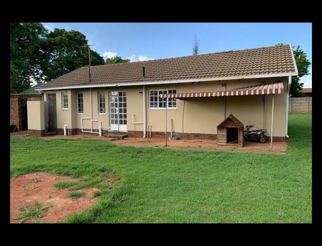 3 BEDROOM HOUSE FOR SALE IN LEACHVILLE EXT 3